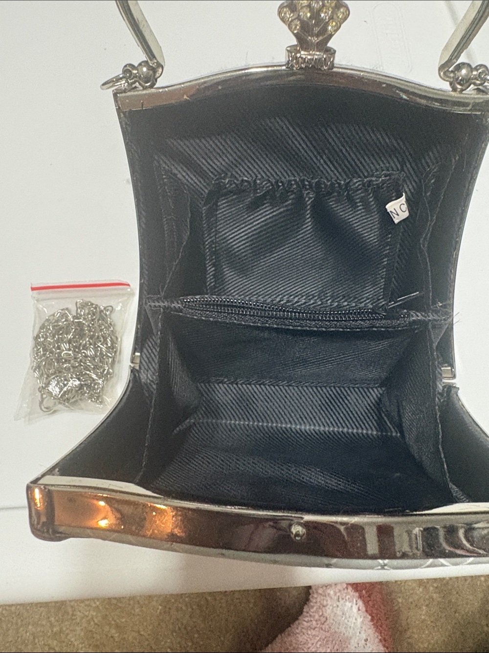 Elegant Silver Metallic Evening Handbag - Picture 5 of 5